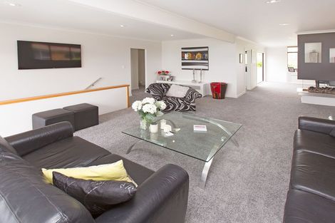 Photo of property in 201 Vipond Road, Stanmore Bay, Whangaparaoa, 0932