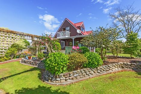 Photo of property in 30 Jervois Terrace, Ohau, Levin, 5570