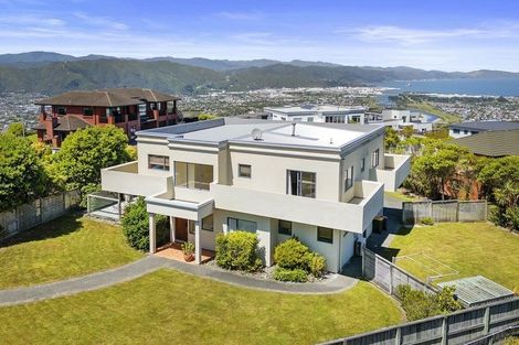 Photo of property in 39 Arahiwi Grove, Tirohanga, Lower Hutt, 5010