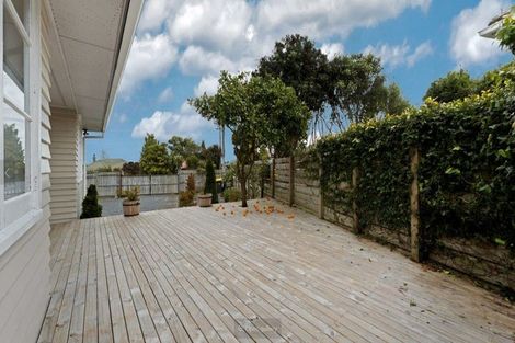 Photo of property in 5 Tui Crescent, Manurewa, Auckland, 2102