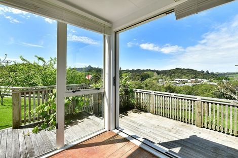 Photo of property in 11 Pinchgut Road, Kaukapakapa, 0873