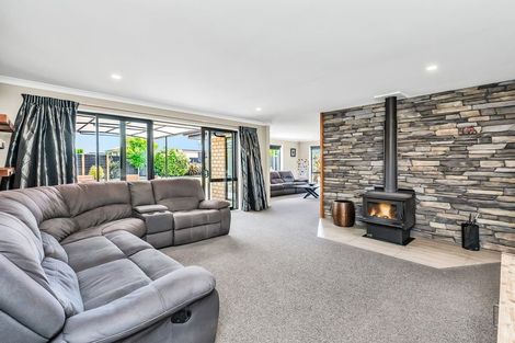 Photo of property in 13 Cressy Place, Darfield, 7510