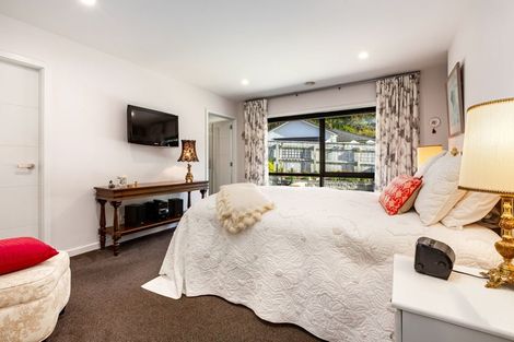 Photo of property in 64 Banks Boulevard, Whitby, Porirua, 5024