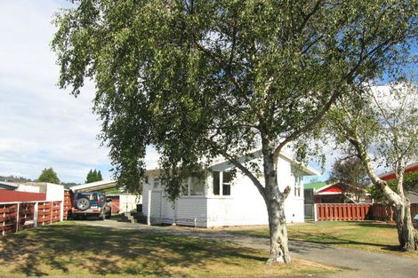 Photo of property in 3 Sequoia Place, Maoribank, Upper Hutt, 5018