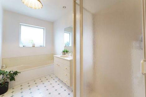 Photo of property in 20a Selwyn Street, Somerfield, Christchurch, 8024