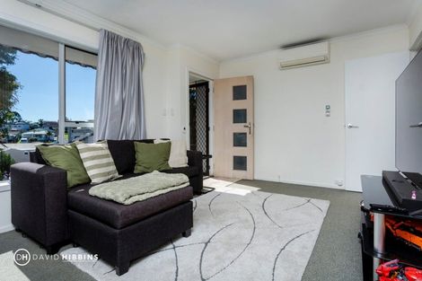 Photo of property in 1/9 Lancelot Place, Glenfield, Auckland, 0629
