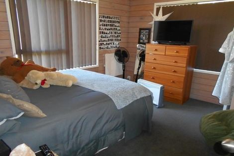 Photo of property in 37 Guadeloupe Crescent, Grenada Village, Wellington, 6037