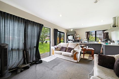 Photo of property in 19 Lynwood Road, New Lynn, Auckland, 0600