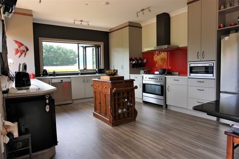 Photo of property in 207 Takapu Road, Manakau, Levin, 5573