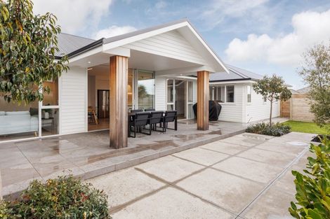 Photo of property in 36 Dogwood Way, Milson, Palmerston North, 4414