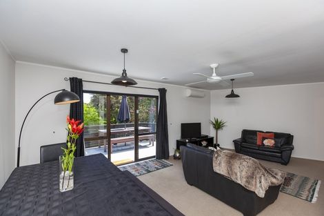 Photo of property in 20 Hookway Grove, Paraparaumu, 5032