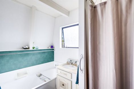 Photo of property in 28a Bowling Road, Greenmeadows, Napier, 4112