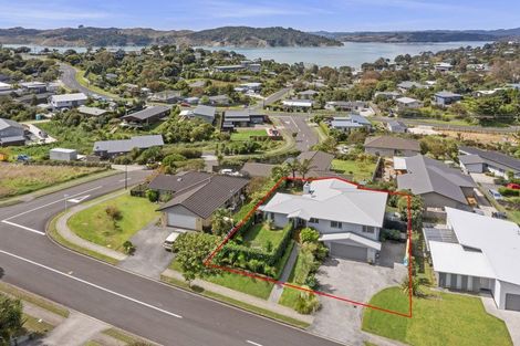Photo of property in 8 Puka Place, Raglan, 3225