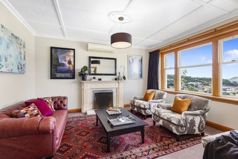 Photo of property in 43 Tio Tio Road, Miramar, Wellington, 6022