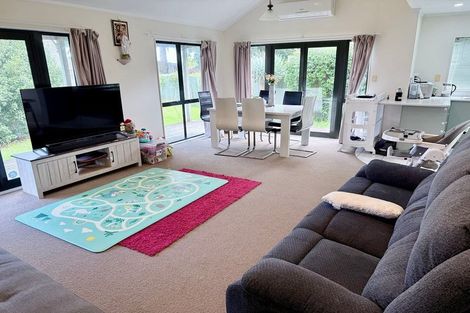 Photo of property in 4 Lendenfeld Drive, Papatoetoe, Auckland, 2025