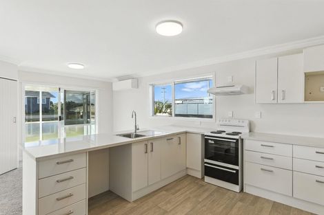 Photo of property in 5 Karaka Street, Otaki Beach, Otaki, 5512