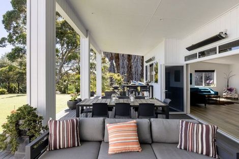 Photo of property in 9 Washingtonia Way, Omokoroa, 3114