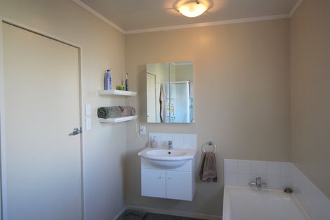 Photo of property in 48 Ashworth Street, Alexandra, 9320