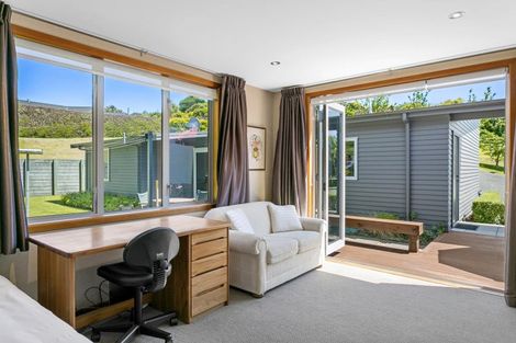 Photo of property in 10 Cameron Drive, Acacia Bay, Taupo, 3385