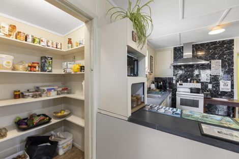 Photo of property in 10 Sandown Street, Waihola, Milton, 9073