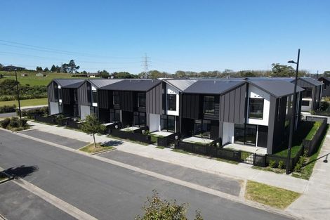 Photo of property in 12 Tuputupu Drive, Kumeu, 0810