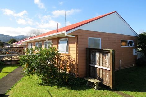 Photo of property in 12 Courthouse Lane, Coromandel, 3506