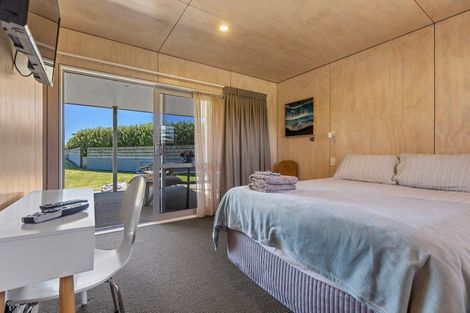 Photo of property in 77 Anglers Avenue, Warea, New Plymouth, 4381