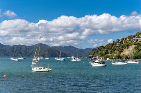 Photo of property in 289 Waikawa Road, Waikawa, Picton, 7220