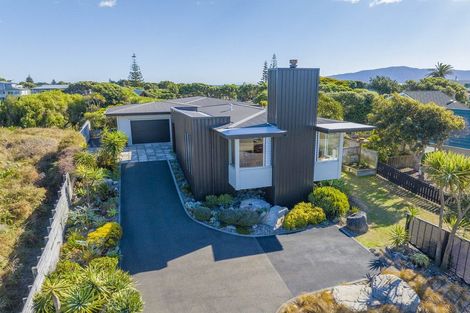 Photo of property in 4 Frances Street, Waikanae Beach, Waikanae, 5036