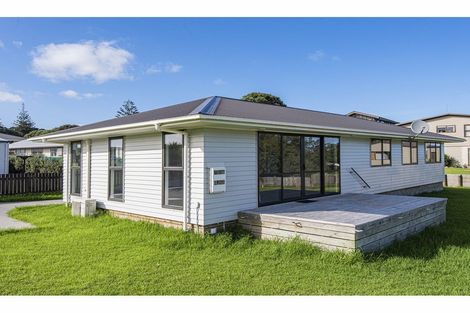 Photo of property in 27 Sunset Drive, Baylys Beach, Dargaville, 0377