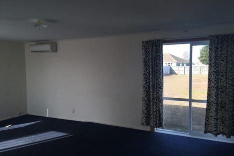 Photo of property in 3 Twynham Place, Aranui, Christchurch, 8061