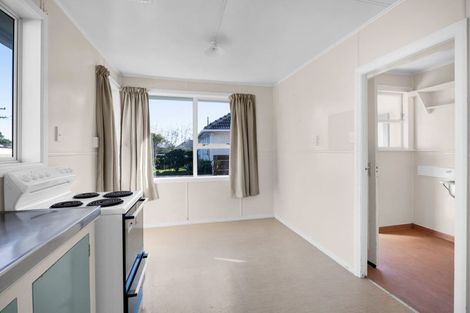 Photo of property in 78 Omata Road, Marfell, New Plymouth, 4310