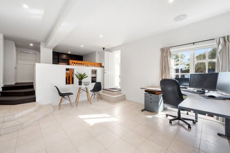 Photo of property in 8 Kerry Dell, Cockle Bay, Auckland, 2014