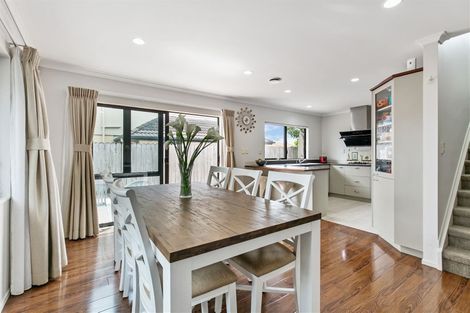 Photo of property in 9 Erne Crescent, East Tamaki, Auckland, 2016