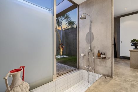 Photo of property in 14 Rita Way, Omaha, 0986