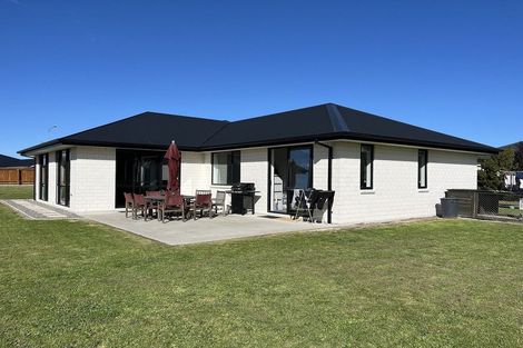 Photo of property in 5 Ormandy Court, Amberley, 7410
