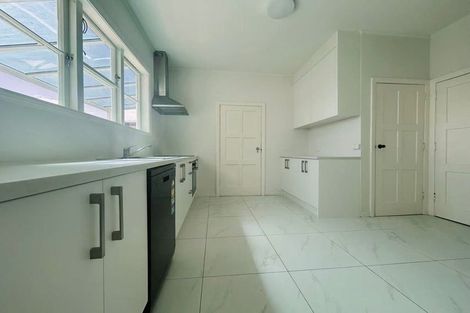 Photo of property in 18 Fulljames Avenue, Mount Roskill, Auckland, 1041