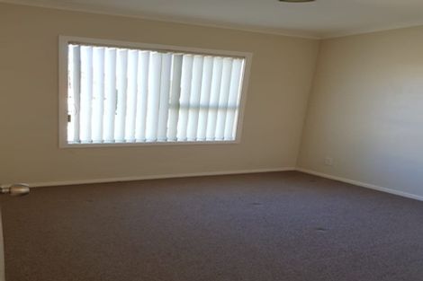 Photo of property in 2/11 Anne Mclean Drive, Bayview, Auckland, 0629