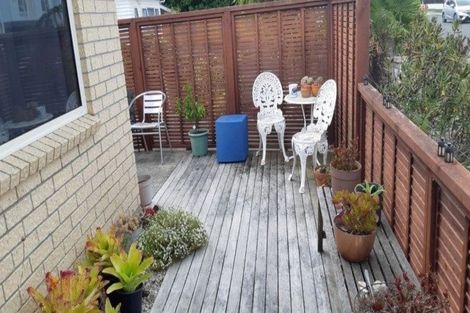 Photo of property in 10 Centreway Road, Orewa, 0931