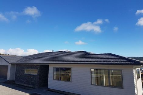 Photo of property in 2 Waitaria Terrace, Aotea, Porirua, 5024