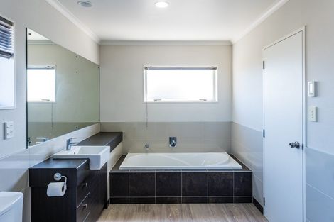 Photo of property in 34 Riviera Drive, Flat Bush, Auckland, 2019