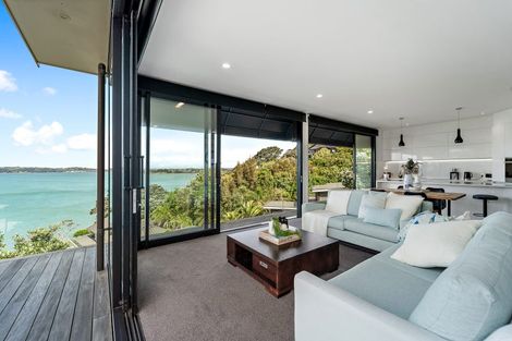 Photo of property in 11a Duncansby Road, Stanmore Bay, Whangaparaoa, 0932