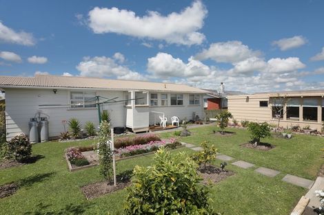 Photo of property in 14 Fergusson Street, Marton, 4710