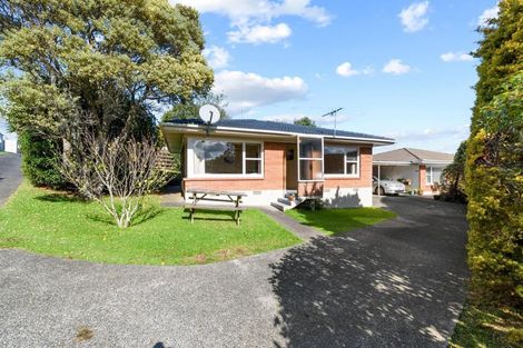 Photo of property in 1/28c Sunnynook Road, Sunnynook, Auckland, 0620