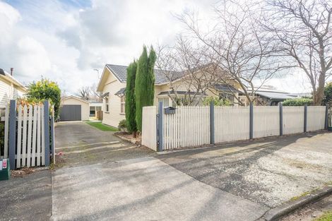 Photo of property in 18 Kingswood Street, Takaro, Palmerston North, 4412