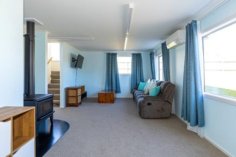 Photo of property in 35 Oban Street, Holmes Hill, Oamaru, 9401