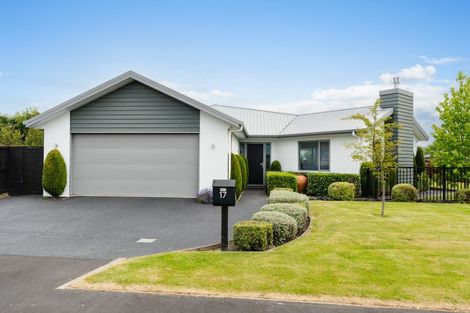 Photo of property in 17 Thornly Park Avenue, Mosgiel, 9024