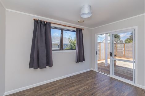 Photo of property in 8 Homewood Avenue, Levin, 5510