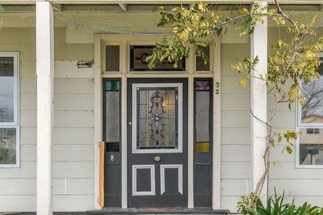 Photo of property in 32 Peel Street, Westport, 7825