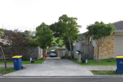 Photo of property in 27 Ginders Drive, Massey, Auckland, 0614